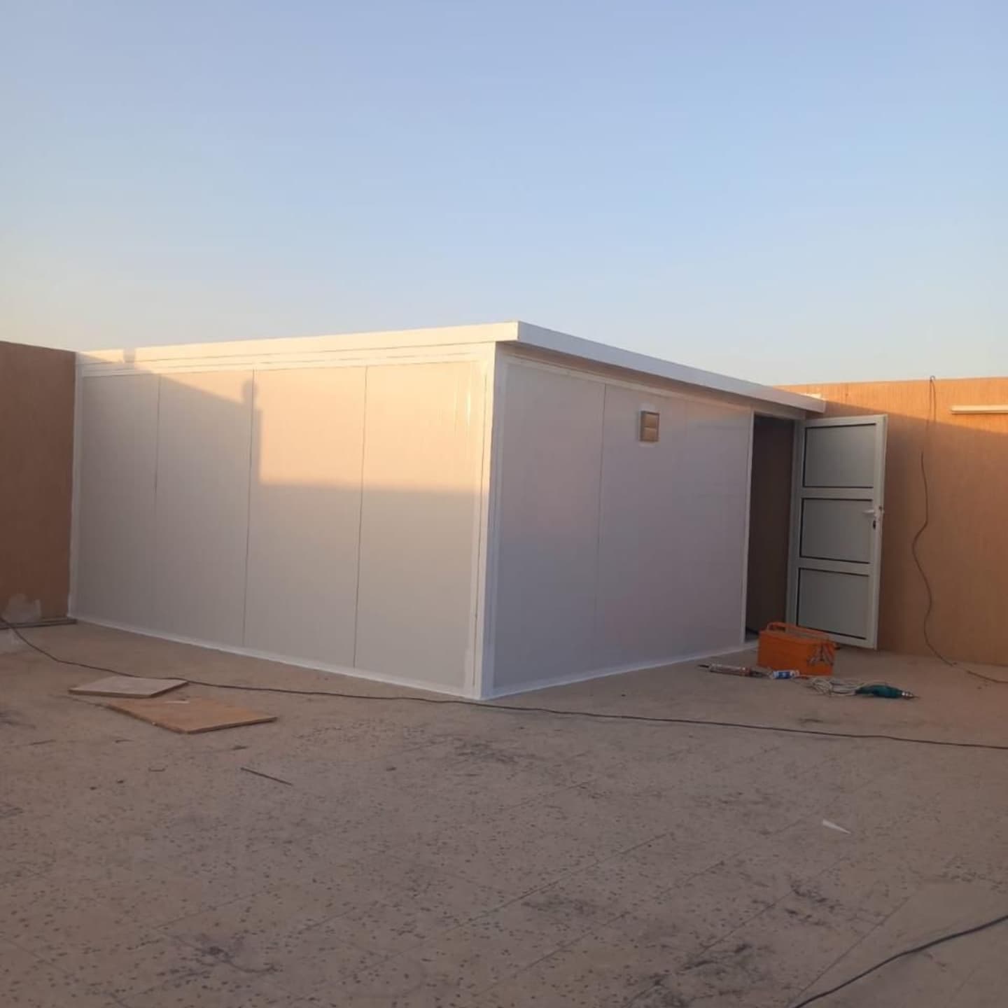 ملاحق تسليم مفتاح بالمدينة المنورة